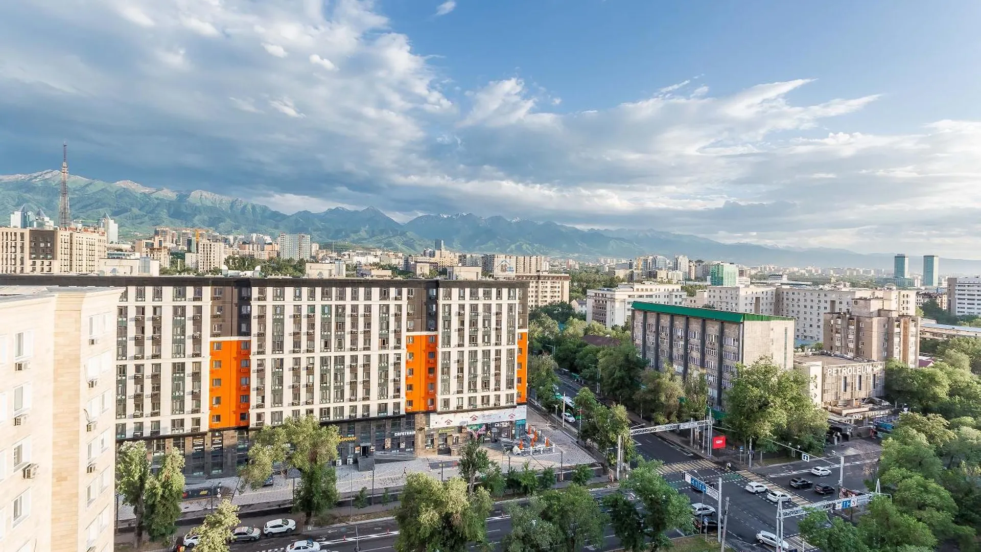 Apartment Жк Жастар Атамекен Центр Города, Отличная Локация Almaty